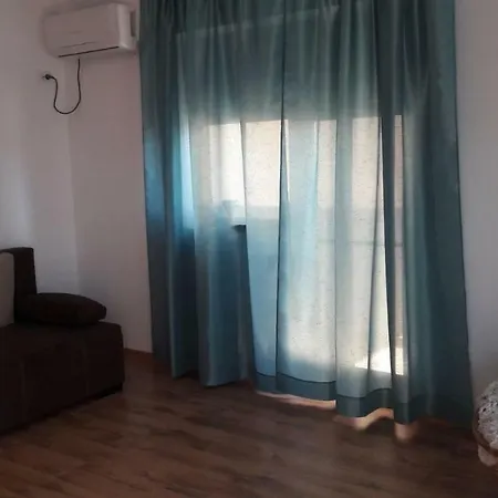 アパート Apartament Deea ナボダリ