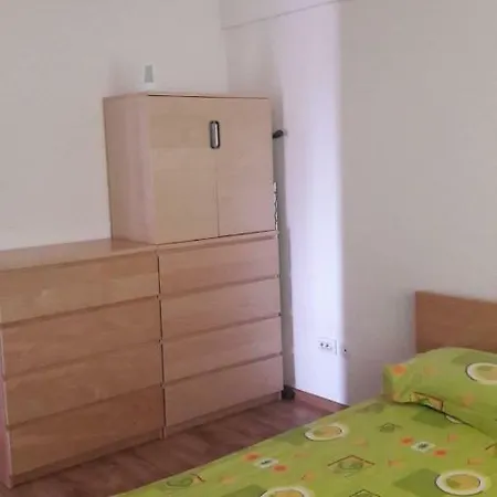 アパート Apartament Deea ナボダリ
